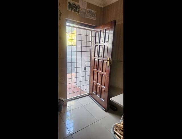 3 BEDROOM HOUSE FOR SALE IN CLAIRE ESTATE